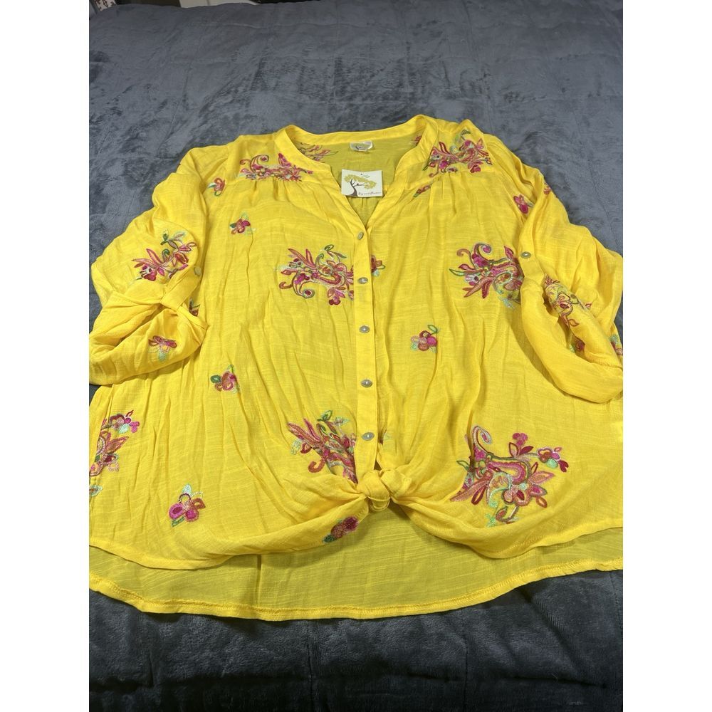 fig and flower Yellow Embroidered Button-Front Blouse